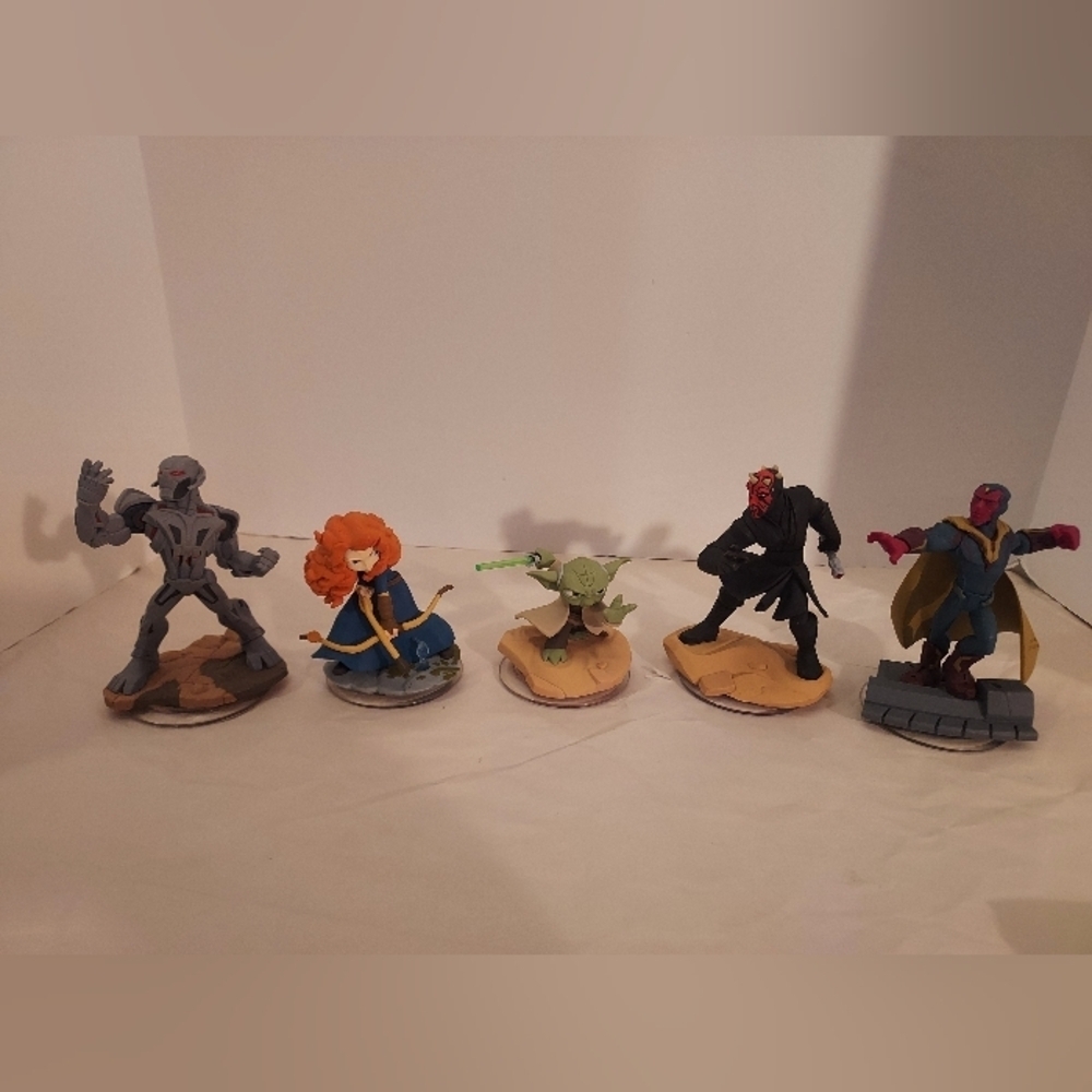 Lot of FIVE (5) Disney Infinity Figures - Marvel, Pixar and Star Wars
